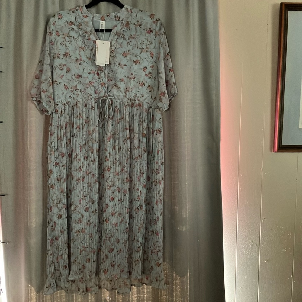 Beautiful floral dress new with tags from SHEIN.